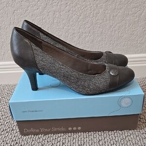 Life Stride Women's Gray Pumps